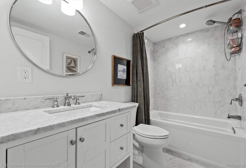 4 Bedroom Single Family Home/House's Image 44
