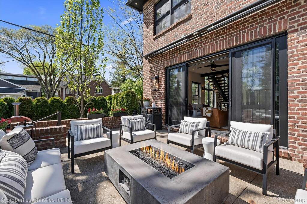 4 Bedroom Single Family Home/House's Image 51