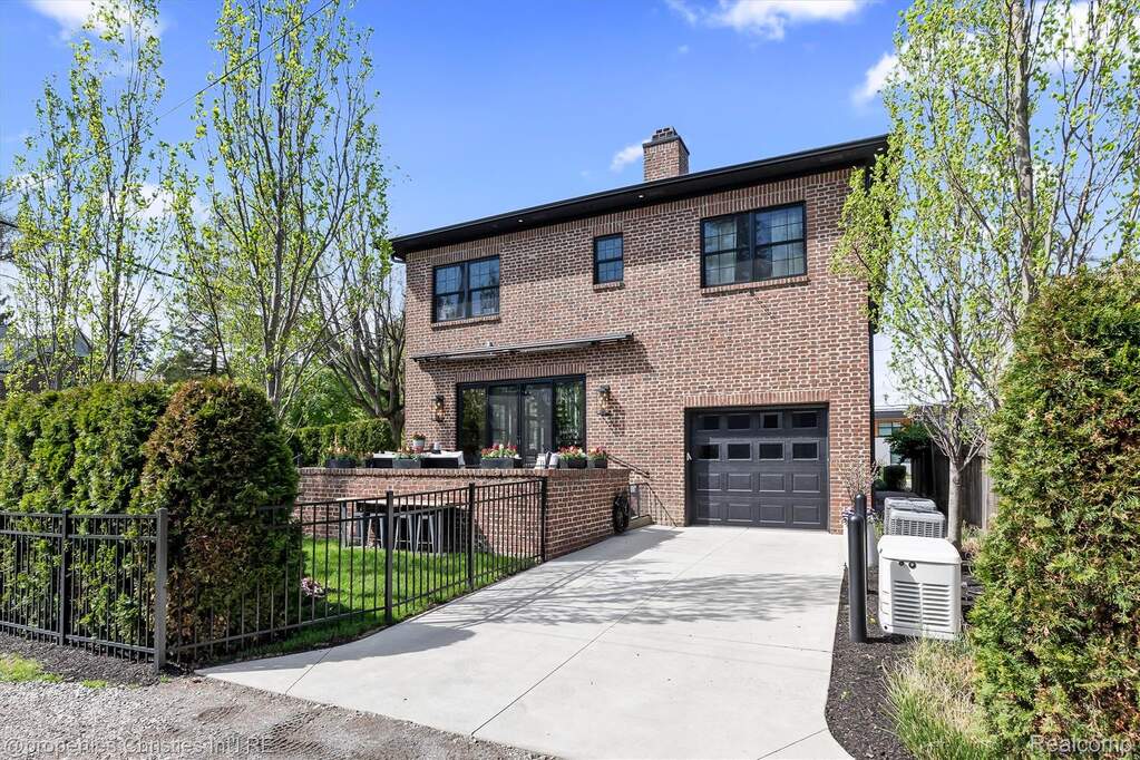 4 Bedroom Single Family Home/House's Image 54