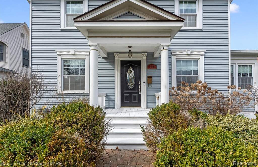 Entrance to property with a porch