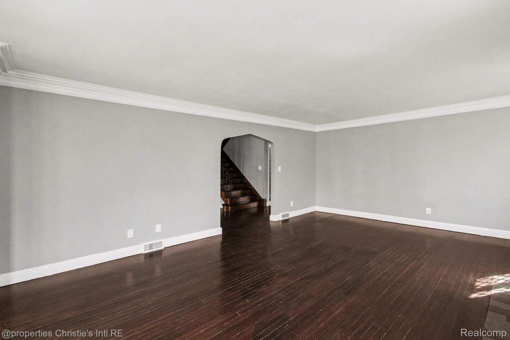 4 Bedroom Single Family Home/House's Image 10