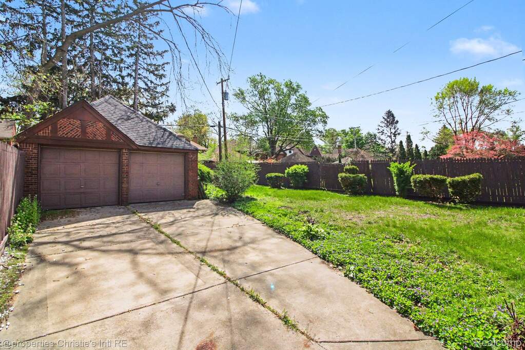 4 Bedroom Single Family Home/House's Image 24