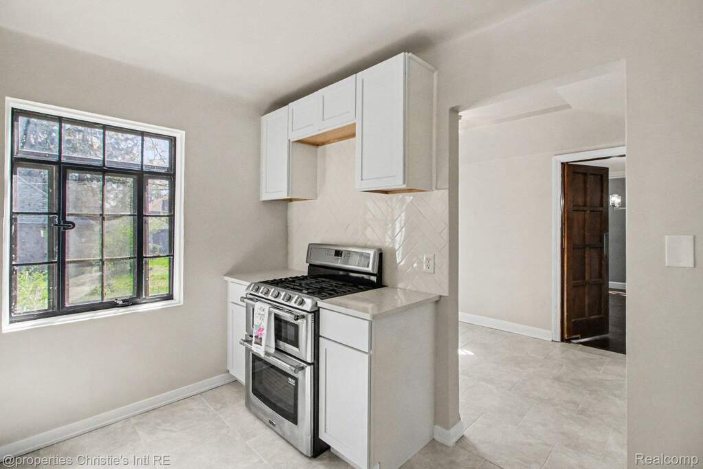 4 Bedroom Single Family Home/House's Image 6