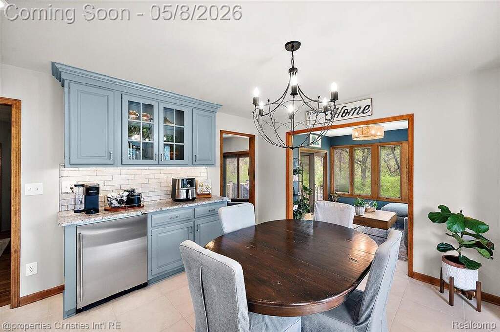 4 Bedroom Single Family Home/House's Image 12