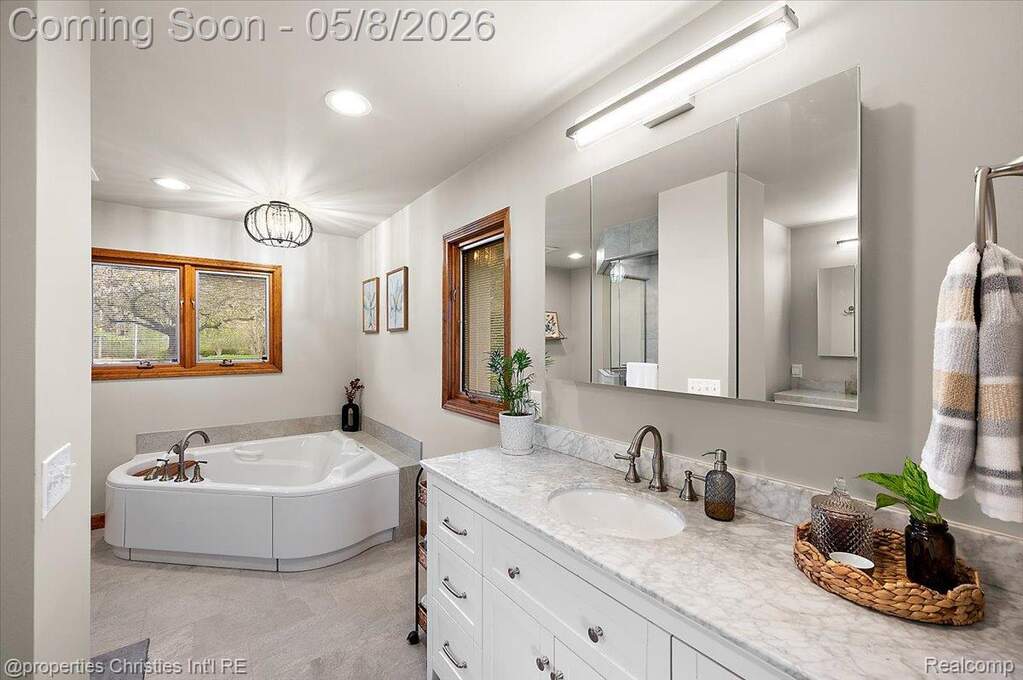 4 Bedroom Single Family Home/House's Image 23