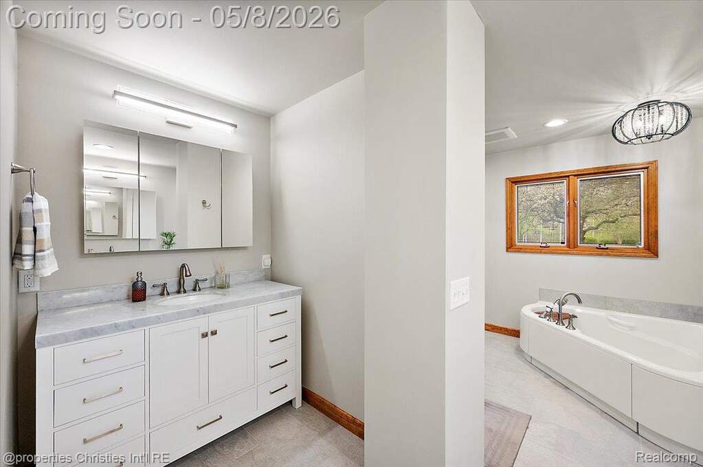 4 Bedroom Single Family Home/House's Image 24