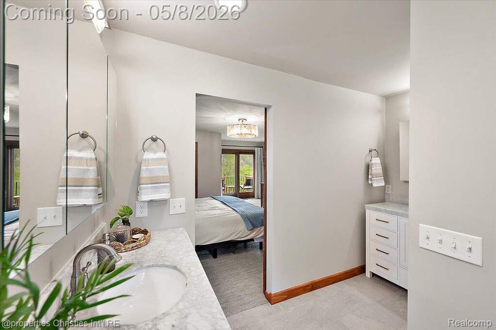 4 Bedroom Single Family Home/House's Image 25