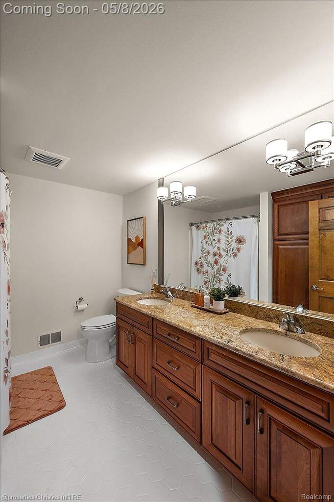 4 Bedroom Single Family Home/House's Image 44