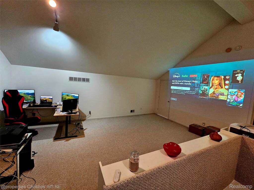 5 Bedroom Single Family Home/House's Image 43