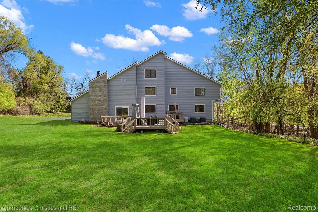 5 Bedroom Single Family Home/House's Image 46