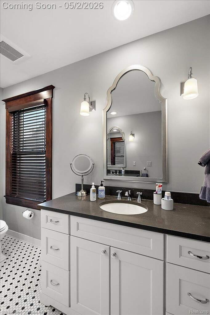 3 Bedroom Single Family Home/House's Image 35