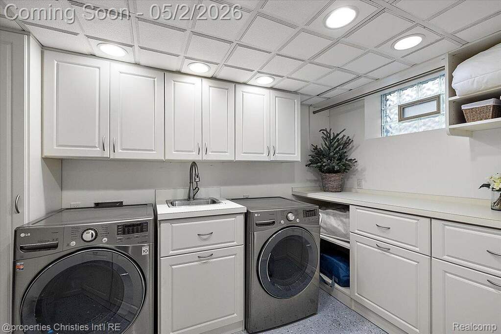 3 Bedroom Single Family Home/House's Image 50