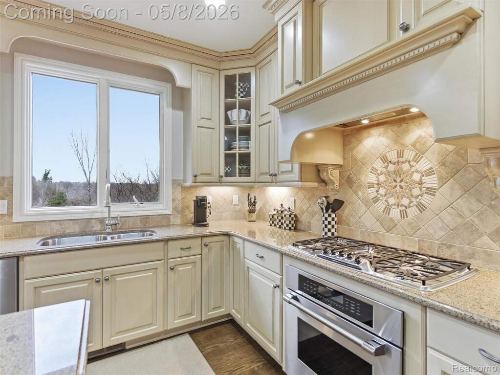 4 Bedroom Single Family Home/House's Image 14