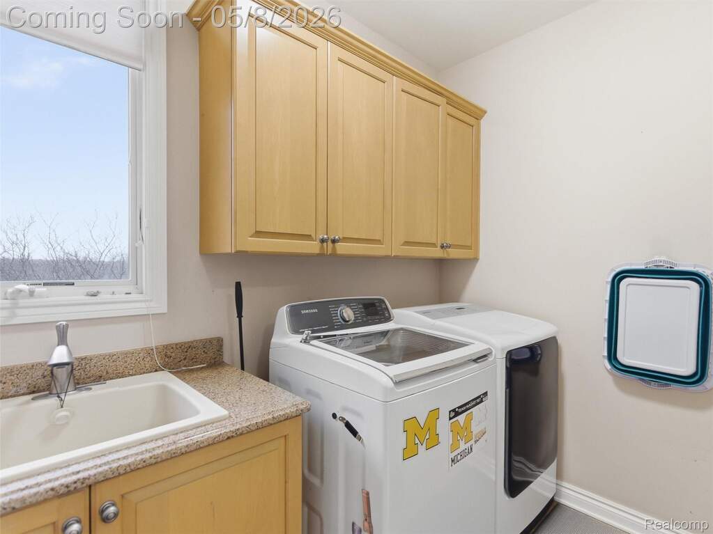 4 Bedroom Single Family Home/House's Image 18