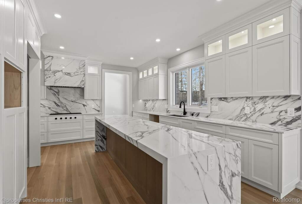 4 Bedroom Single Family Home/House's Image 13