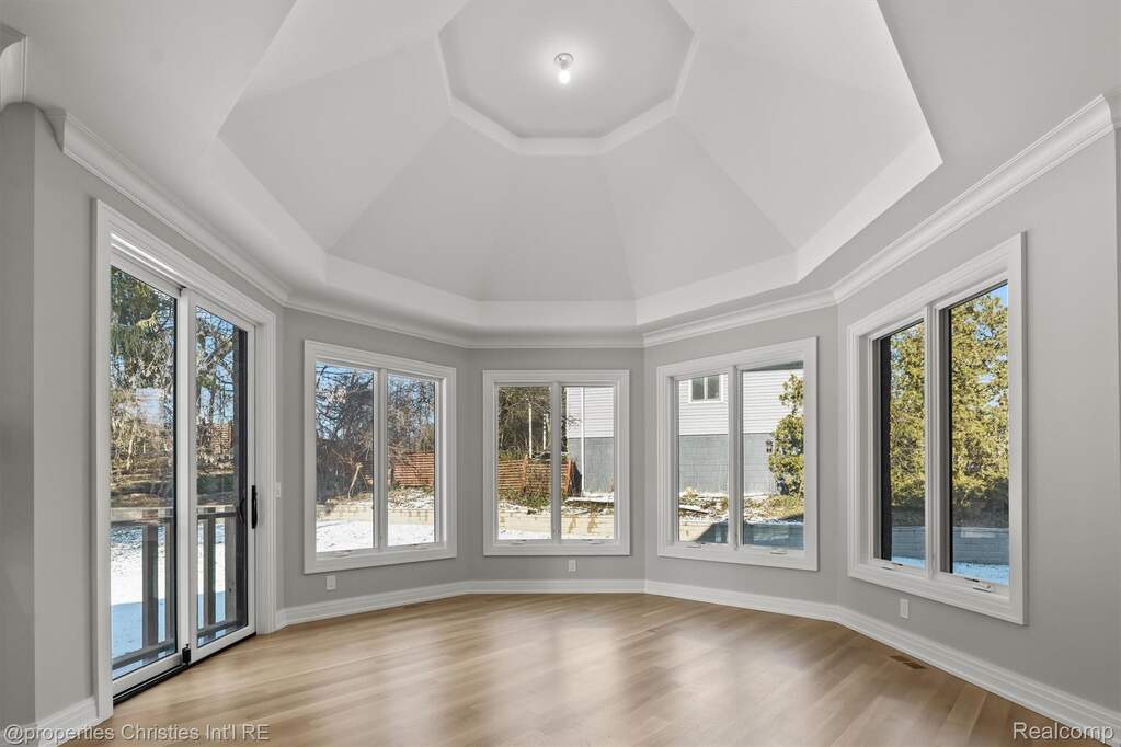 4 Bedroom Single Family Home/House's Image 19