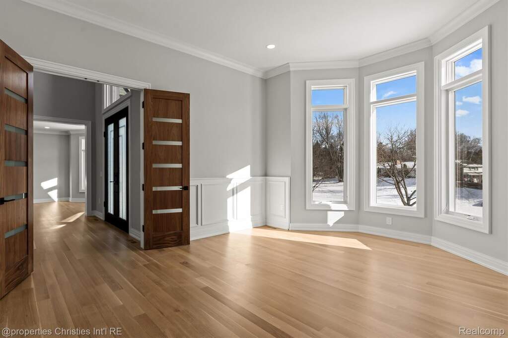 4 Bedroom Single Family Home/House's Image 25