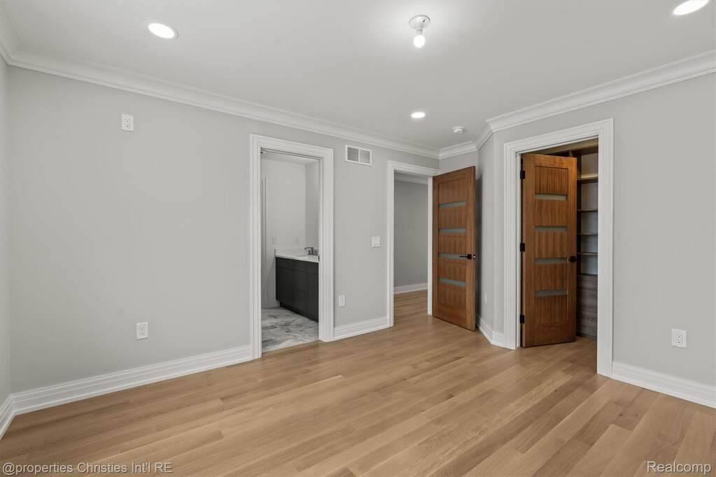 4 Bedroom Single Family Home/House's Image 37