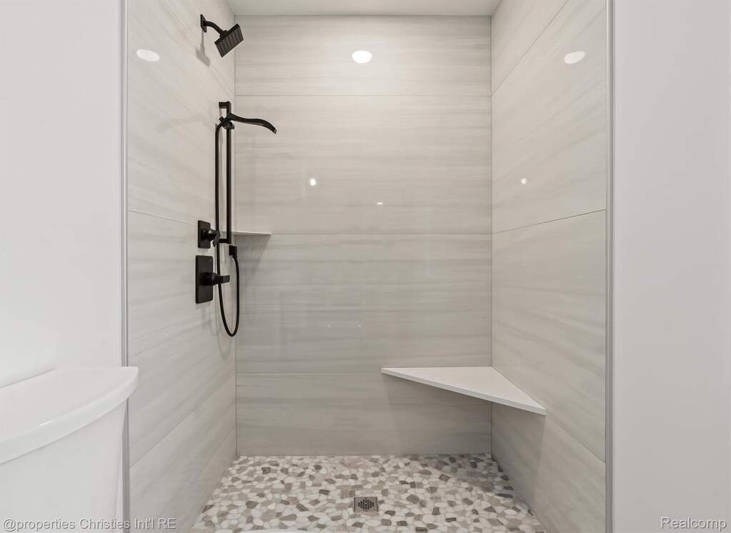 4 Bedroom Single Family Home/House's Image 46