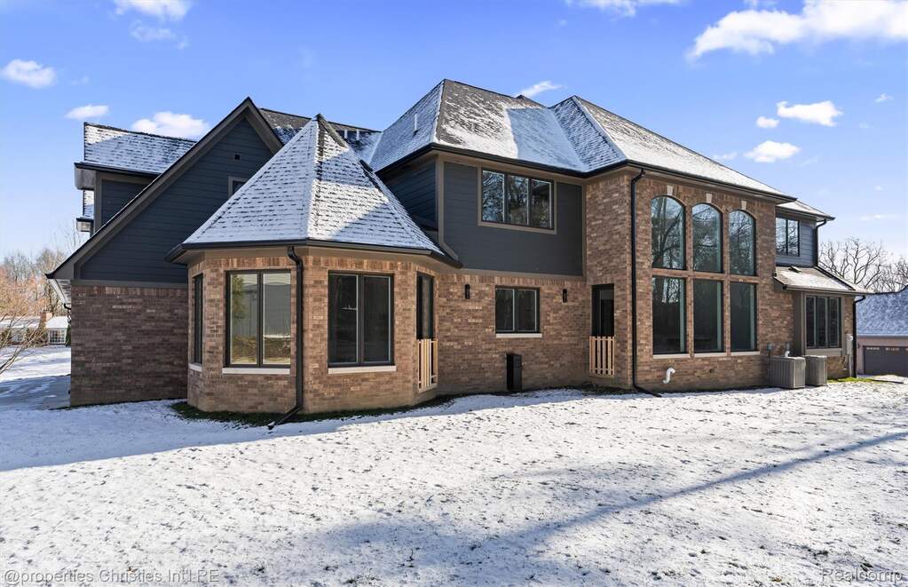 4 Bedroom Single Family Home/House's Image 63