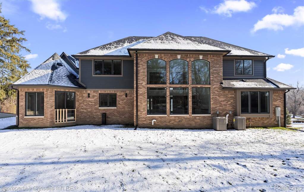 4 Bedroom Single Family Home/House's Image 64