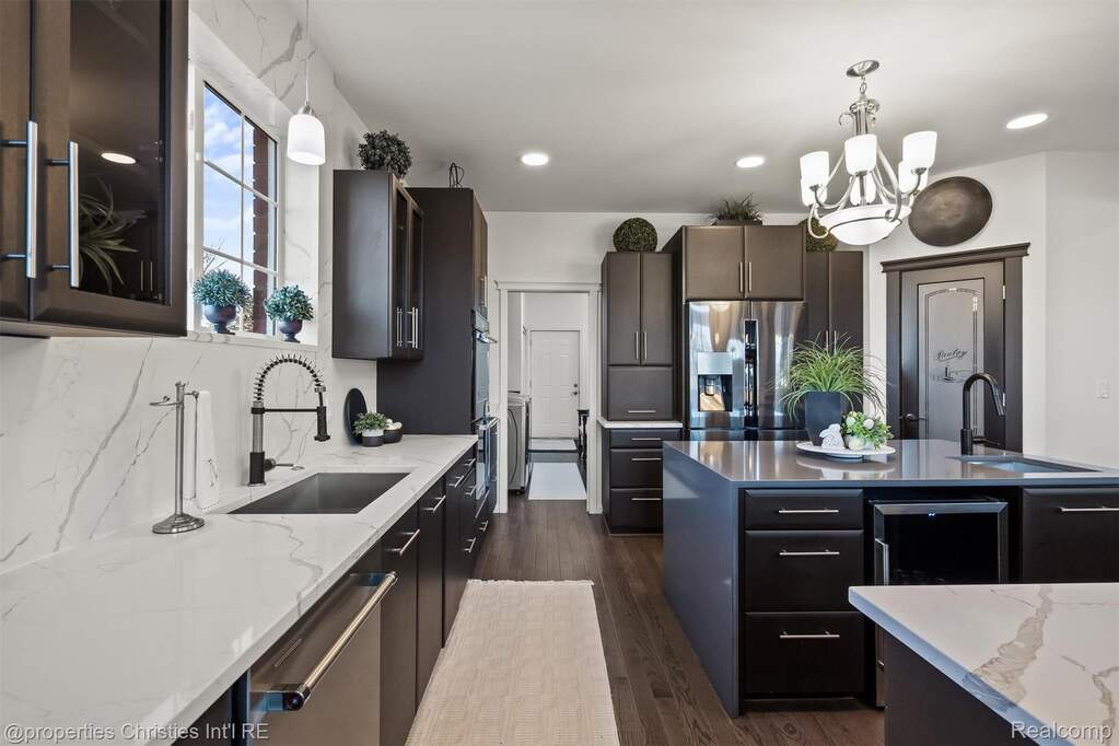 3 Bedroom Single Family Home/House's Image 14