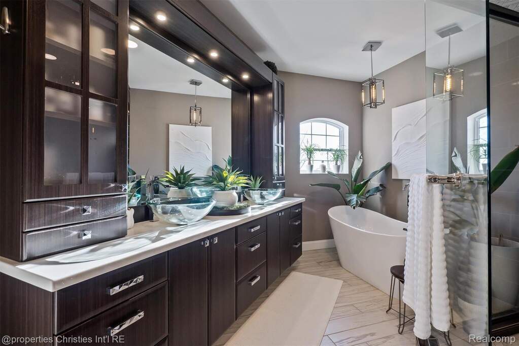 3 Bedroom Single Family Home/House's Image 35