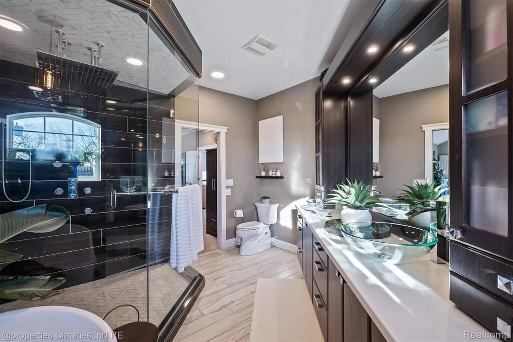 3 Bedroom Single Family Home/House's Image 37