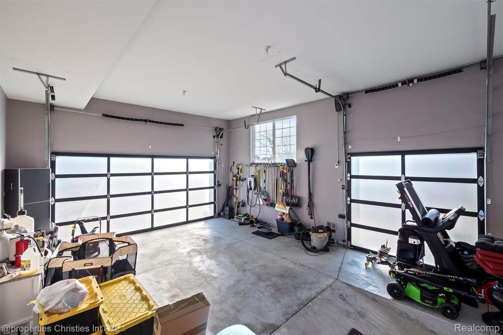 3 Bedroom Single Family Home/House's Image 48