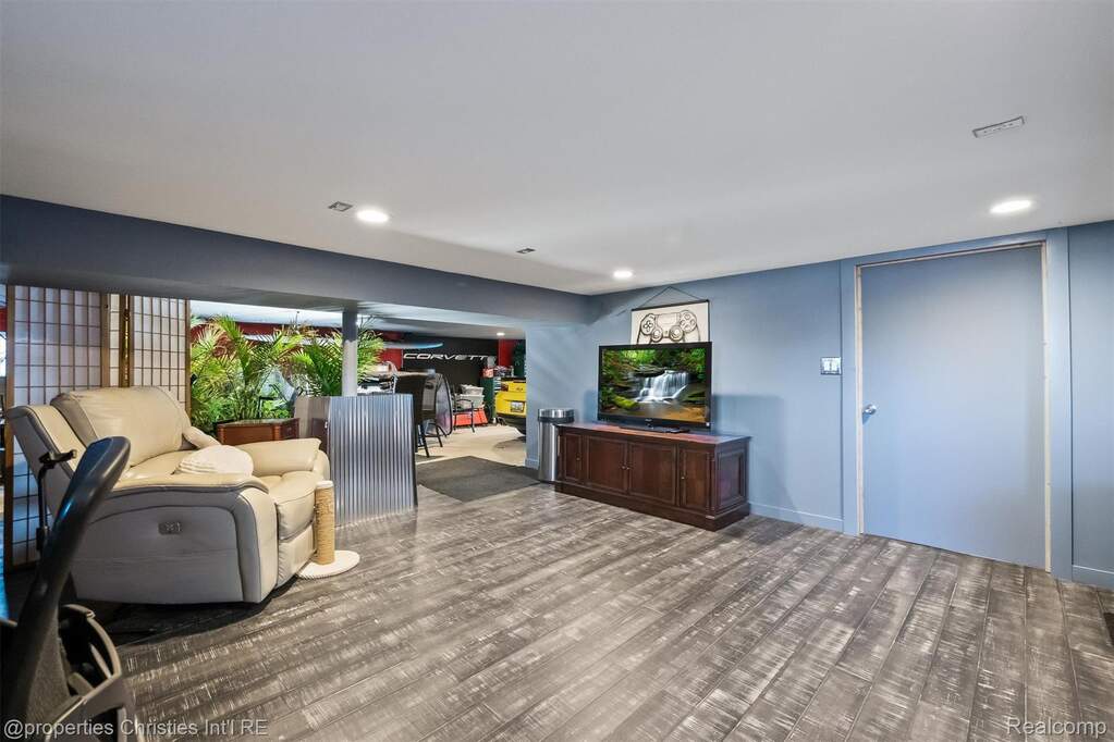 3 Bedroom Single Family Home/House's Image 50
