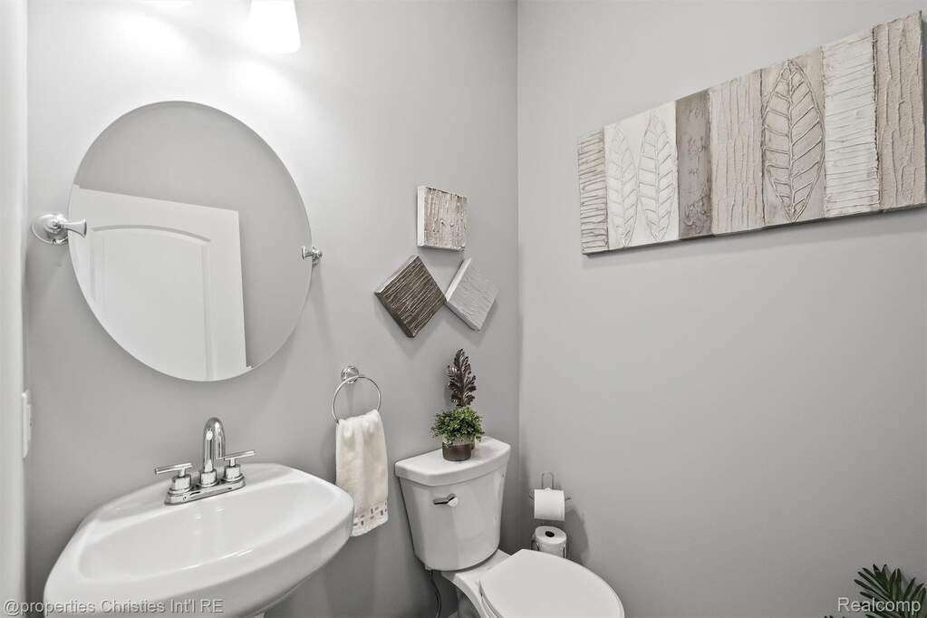 3 Bedroom Single Family Home/House's Image 51