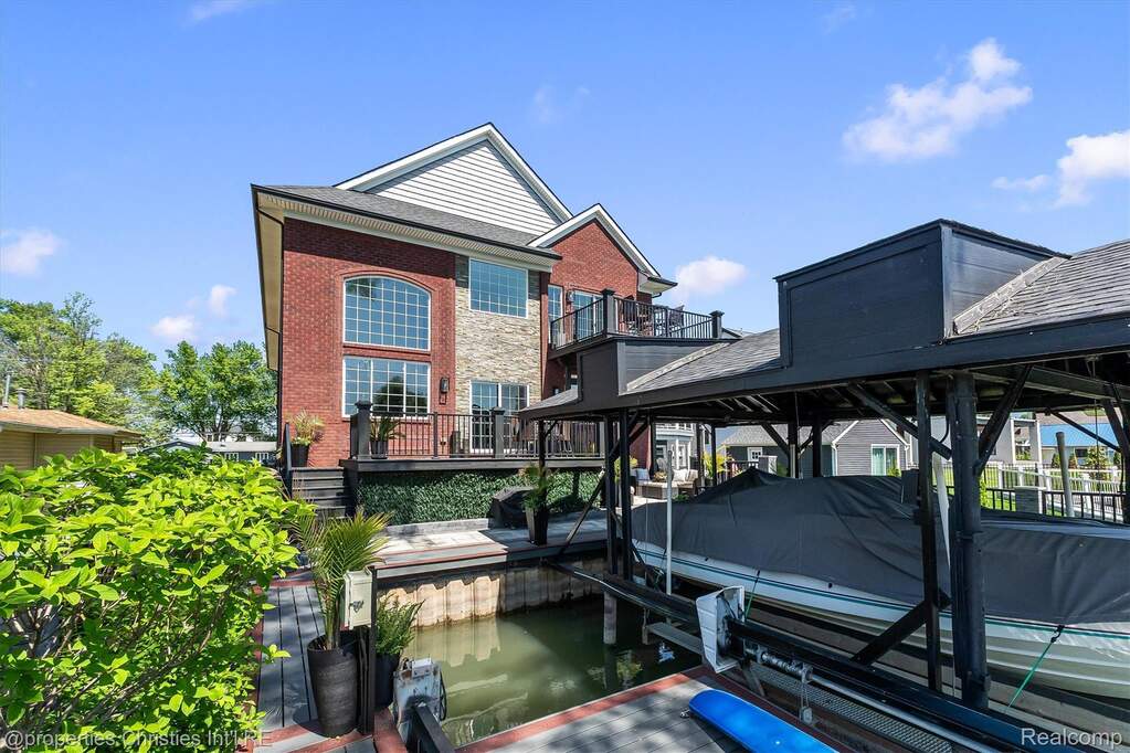 3 Bedroom Single Family Home/House's Image 59
