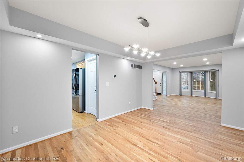 4 Bedroom Single Family Home/House's Image 11