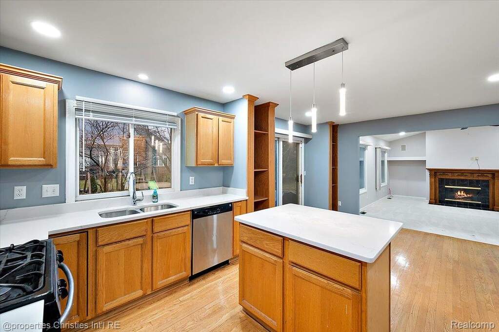 4 Bedroom Single Family Home/House's Image 13