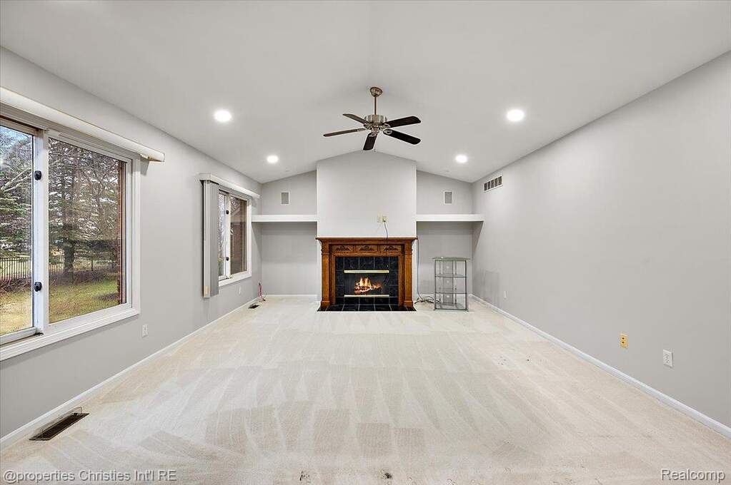 4 Bedroom Single Family Home/House's Image 15