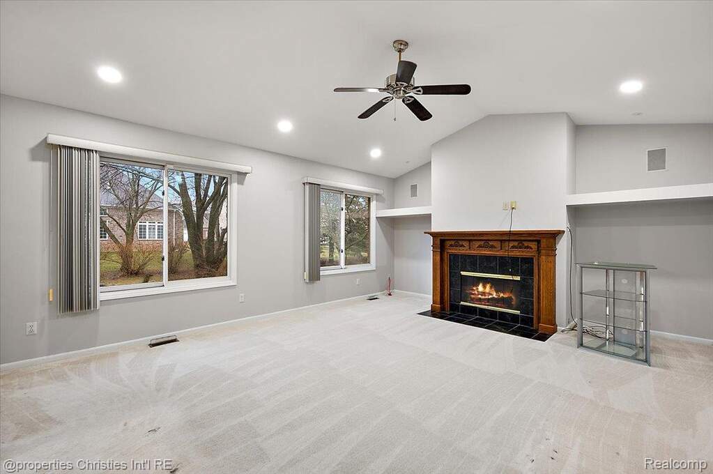 4 Bedroom Single Family Home/House's Image 16