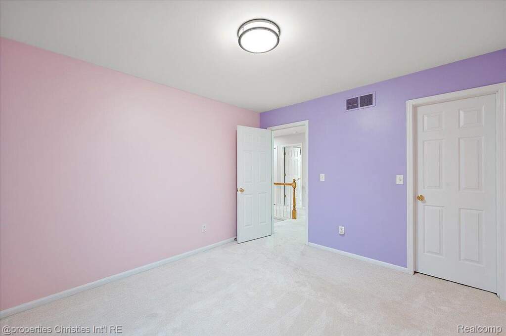 4 Bedroom Single Family Home/House's Image 32