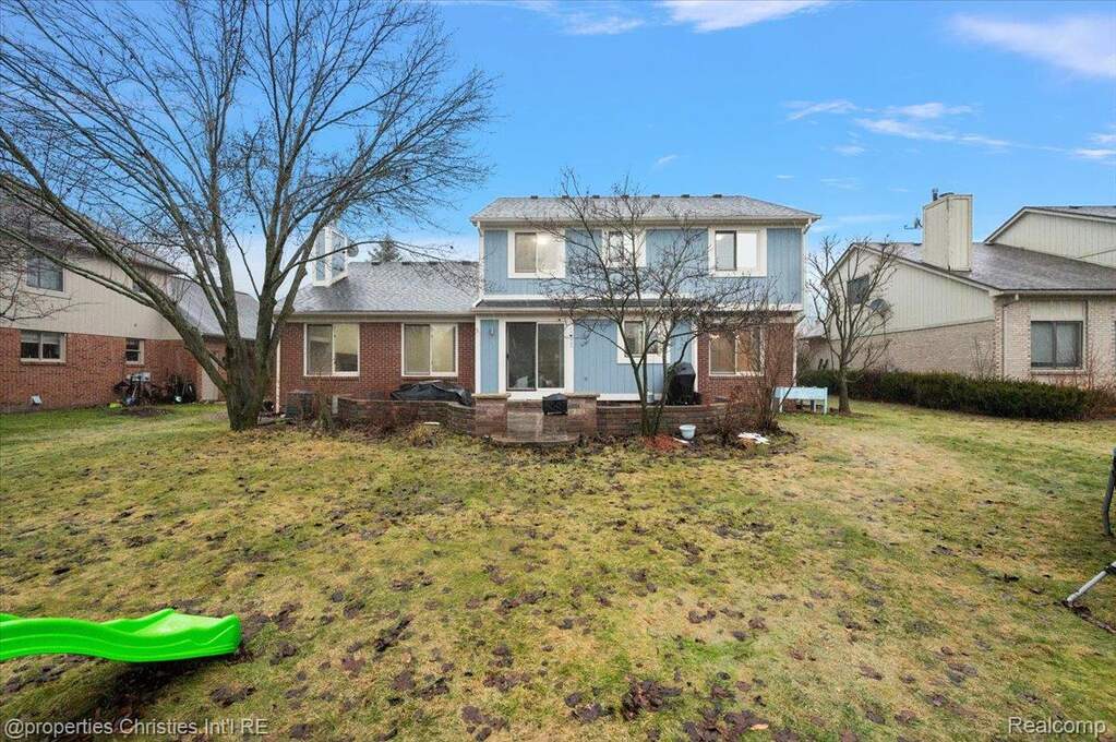 4 Bedroom Single Family Home/House's Image 39