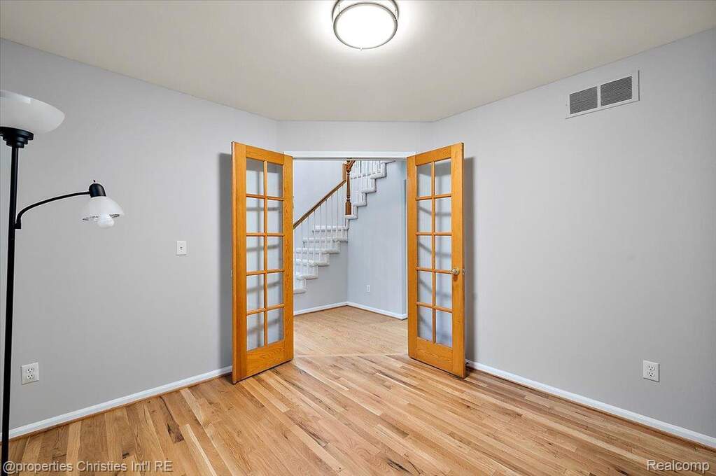4 Bedroom Single Family Home/House's Image 5