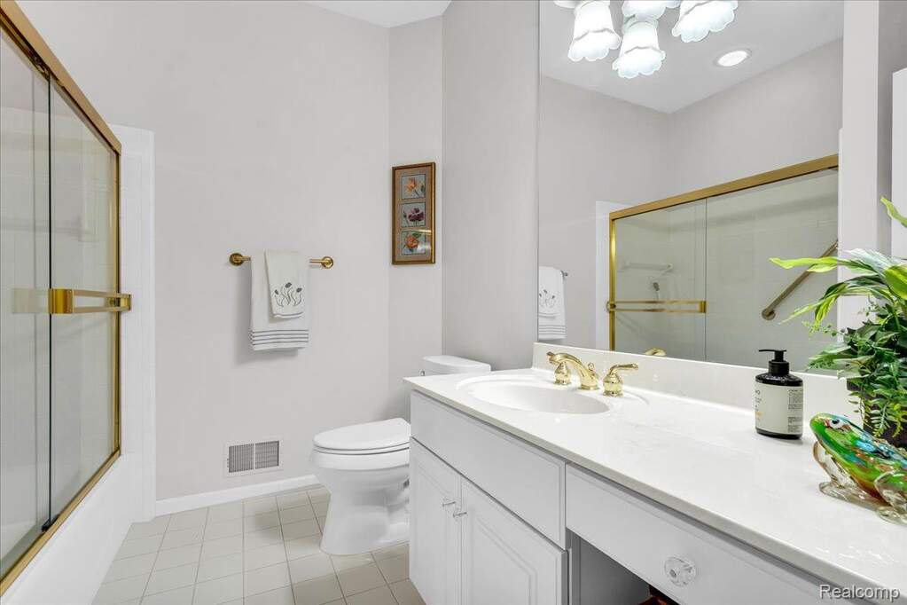 3 Bedroom Apartment/Flat's Image 19
