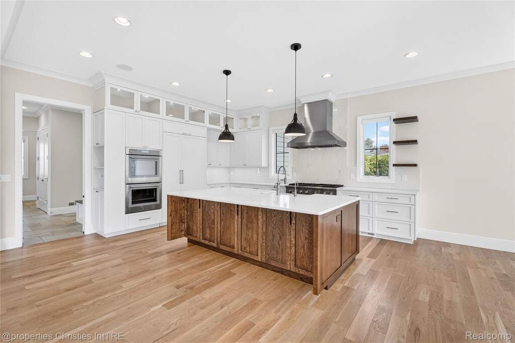 4 Bedroom Single Family Home/House's Image 10
