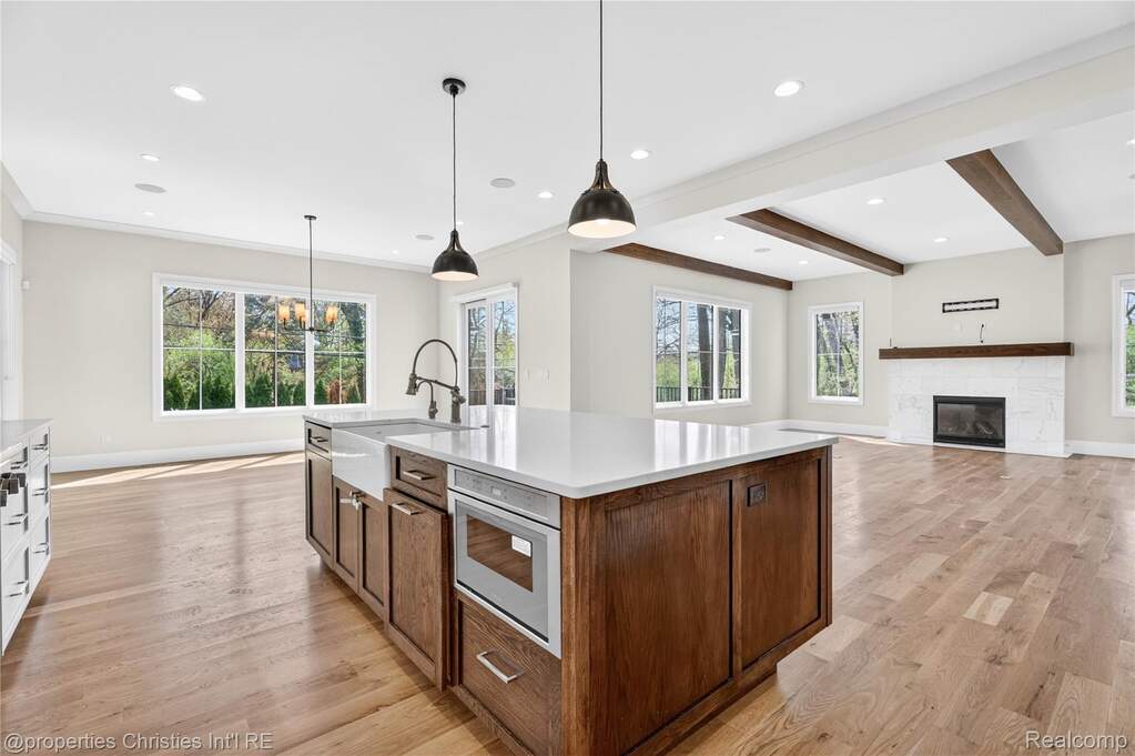 4 Bedroom Single Family Home/House's Image 12