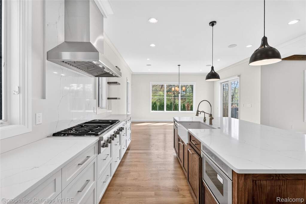 4 Bedroom Single Family Home/House's Image 13