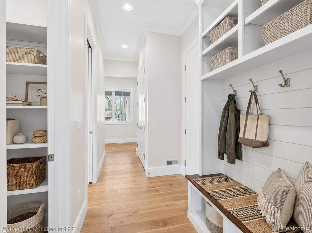 4 Bedroom Single Family Home/House's Image 17