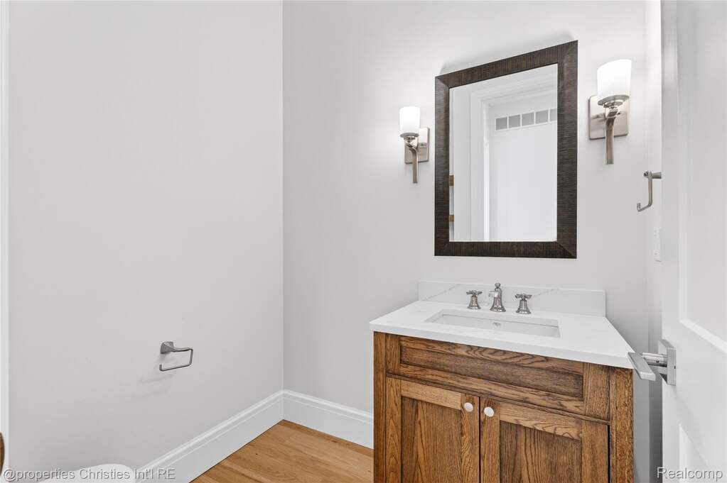 4 Bedroom Single Family Home/House's Image 19