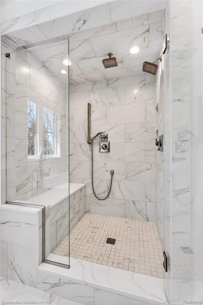 4 Bedroom Single Family Home/House's Image 28