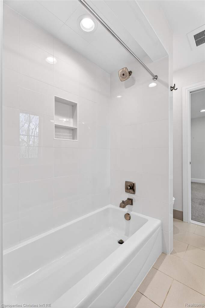 4 Bedroom Single Family Home/House's Image 35