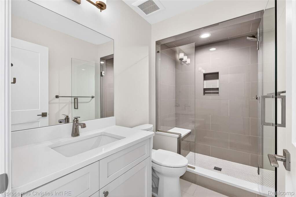 4 Bedroom Single Family Home/House's Image 39