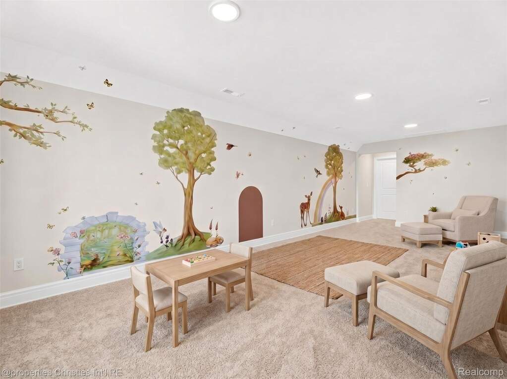 4 Bedroom Single Family Home/House's Image 40