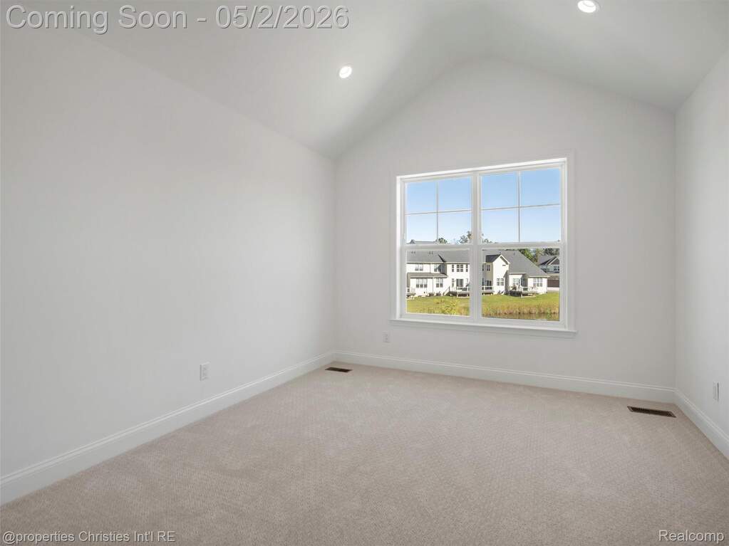 3 Bedroom Villa/Townhouse's Image 21